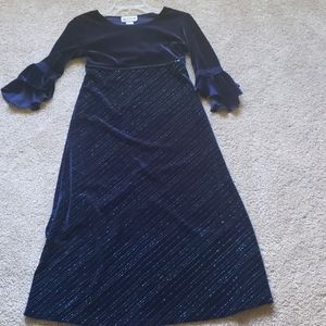 Blue Velvet-like long dress with blue sparkles